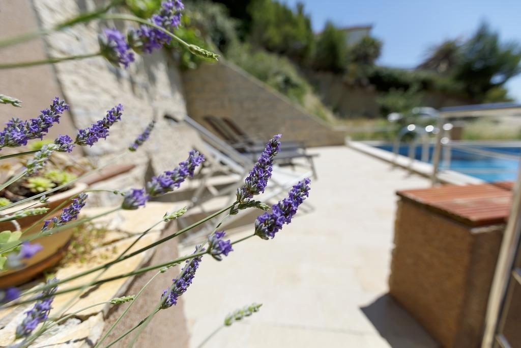 Apartments Sara & Nina Omis Exterior photo
